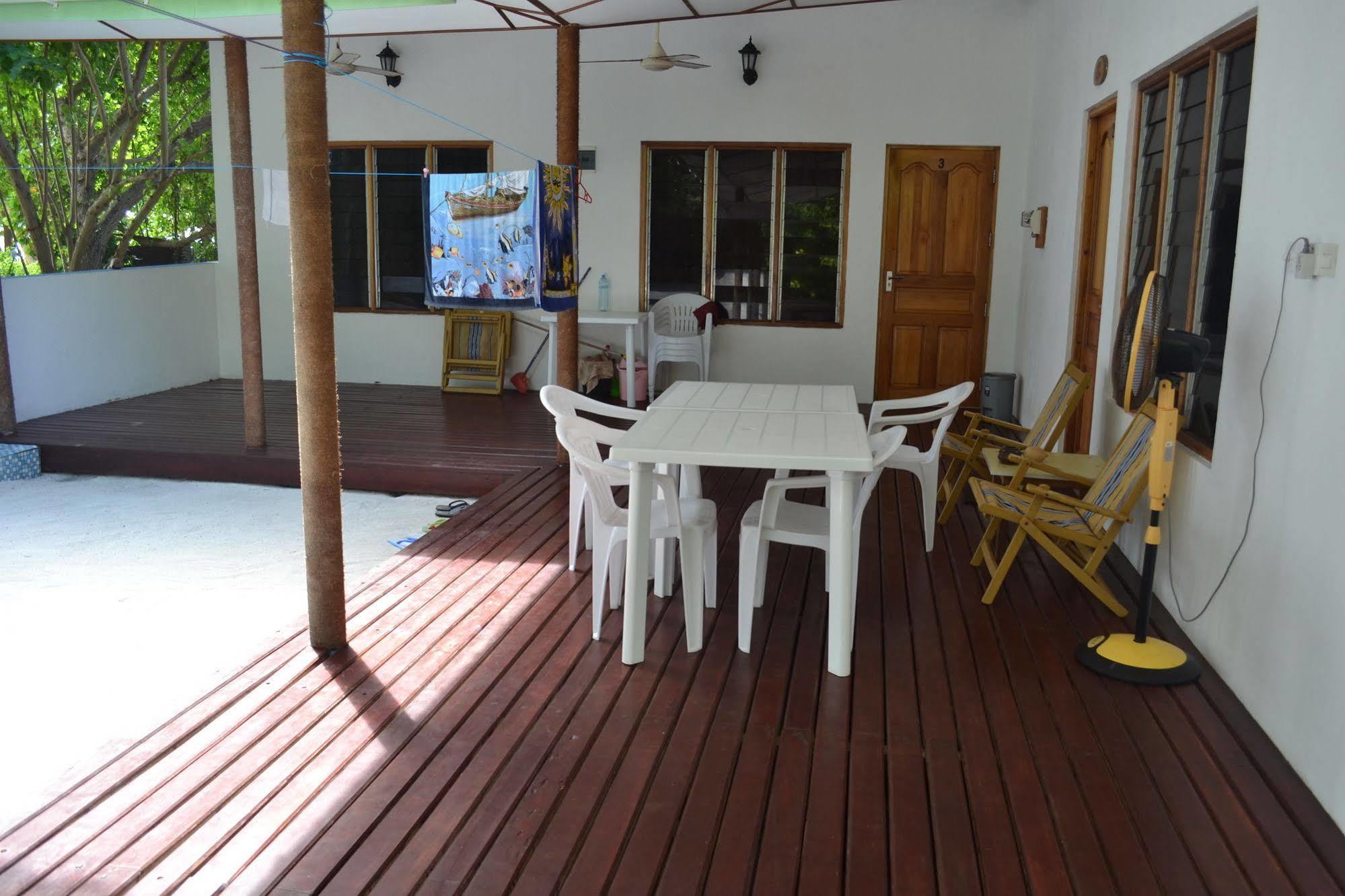 Fulidhoo La Perla Guest House Exteriör bild